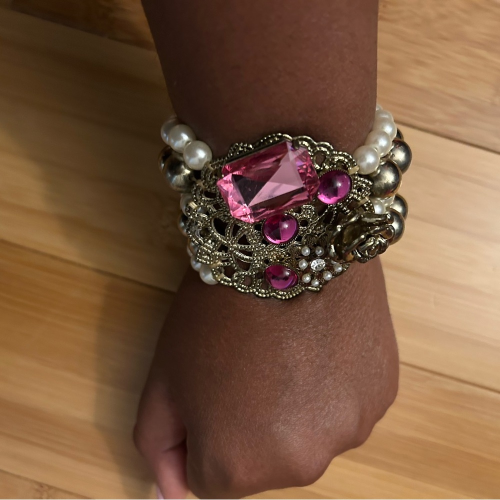 Elegant Pink and Gold / Pearl Costume Bracelet